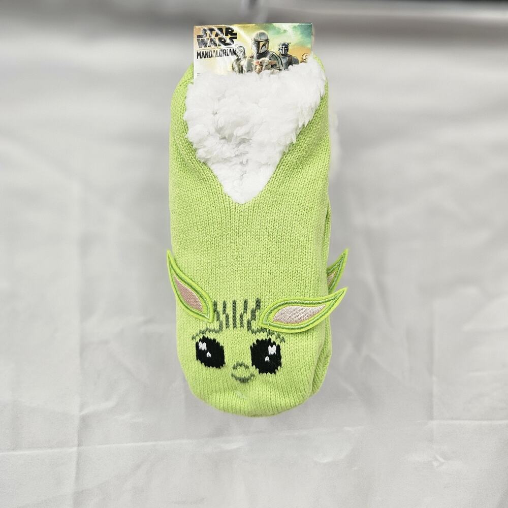 Baby Yoda Mandalorian Unisex Fuzzy Babba Sherpa Slippers NWT Youth size 5-9